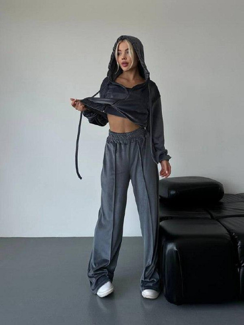 Женский прогулочный плюшевый костюм тройка: кофта топ и штаны велюр-плюш Графит, 46/48 Одесса - изображение 6