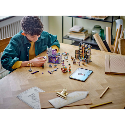 Конструктор LEGO Harry Potter Крамниці Олівандера й мантій від Мадам Малкін (76439) Вінниця - фото 6