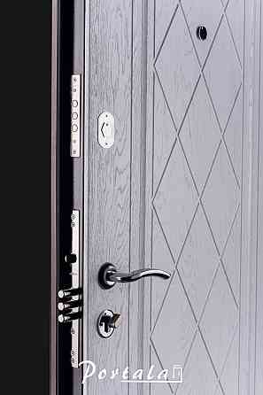 Двери уличные, серия Люкс+КАЛЕ, крашенный МДФ, модель Шампань, гнутый профиль, коробка 100 мм, полотно 76 мм Киев