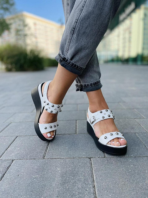 SOTHBY'S Босоніжки жіночі білі Sothby 's M-90 літні шкіряні на танкетці / Модні босоніжки 36р. Коломыя - изображение 5