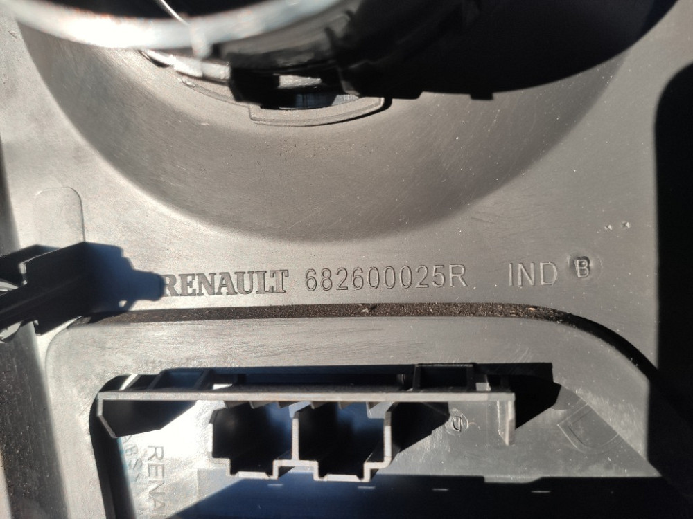 Накладка центральної консолі Renault Master III 2010-2019 (682600025R) Ковель - изображение 2