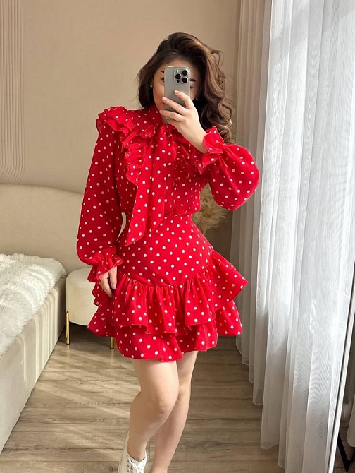 Женское стильное мини платье с принтом в горошек атлас Красный Одесса - изображение 1