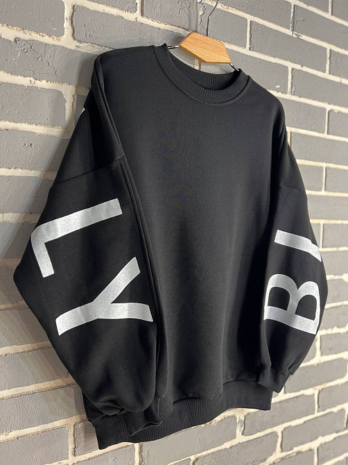 Свитшот женский DAVRAS 8175 оверсайз удлиненная надпись на спине BLACKELY утепленный флис one size черный, черный, one size Киев - изображение 12