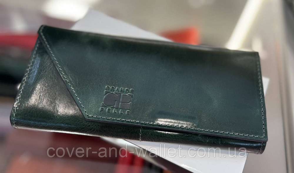 Місткий жіночий гаманець зеленого кольору з гладкої шкіри Grande Pelle Festa Київ - фото 8
