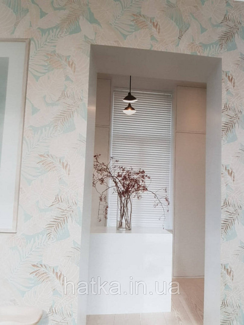 Шпалери флізелінові Khroma LAV103 LA VIE EN ROSE бірюзові гілки листя коричневі Київ - фото 1