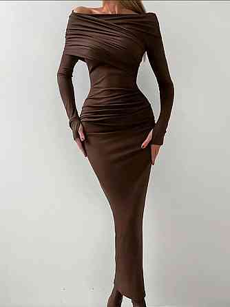 Женское силуэтное платье трансформер с открытыми плечами трикотаж Шоколад Одесса