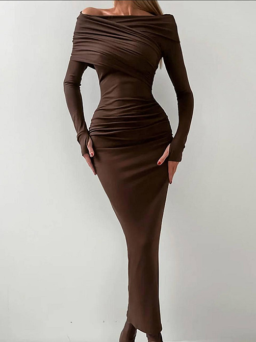 Женское силуэтное платье трансформер с открытыми плечами трикотаж Шоколад Одесса - изображение 1