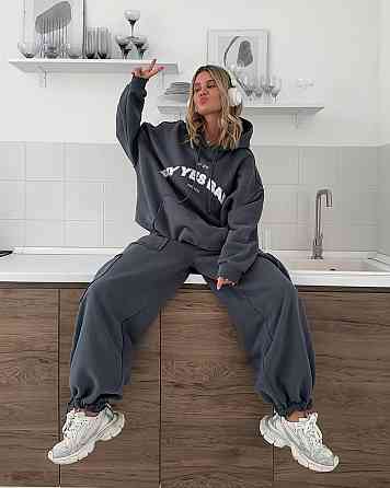 Жіночий стильний костюм оверсайз: кофта та штани тринитка на флісі Графіт Одеса