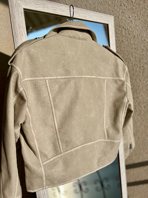 Куртка жіноча Aftf Basic 2466 коротка косуха блискавки пояс варені шви екошкіра сіра, світло-сірий, S Київ - фото 12