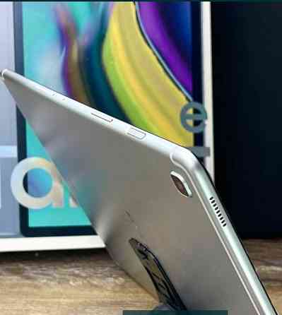 Планшет Samsung S5e 4/64Gb. Киев