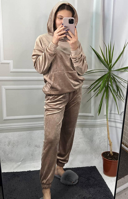 Женский велюровий костюм с капюшоном Бежевый S Харьков - изображение 2
