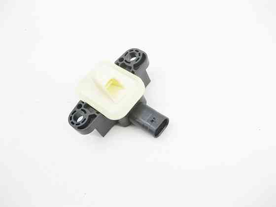 Mercedes-Benz  A1668210351 Датчик тиску дверей G-class W463 ML/GLE W166 GLE Coupe C292 CLA C117 GLA X156 A-class W176 B-class W242 B-class W246 V-clas Одесса