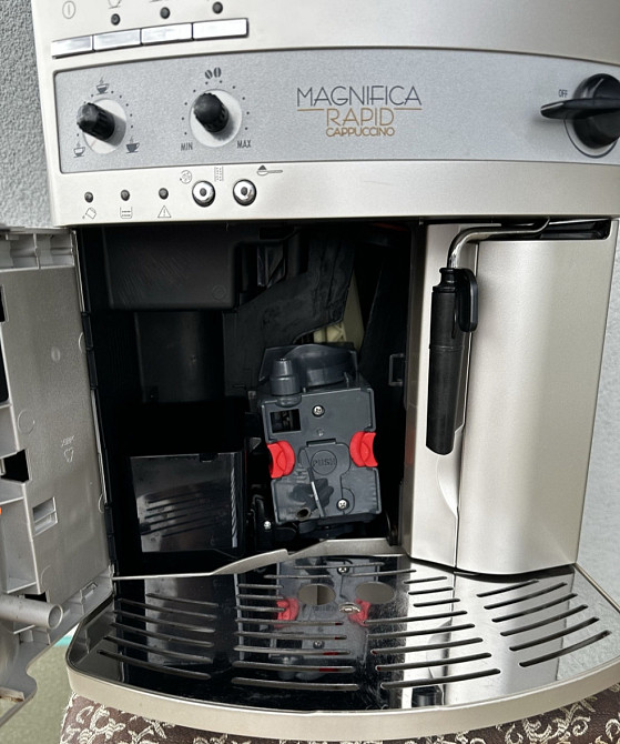 Кавоварка Delonghi Magnifica. Київ - фото 2