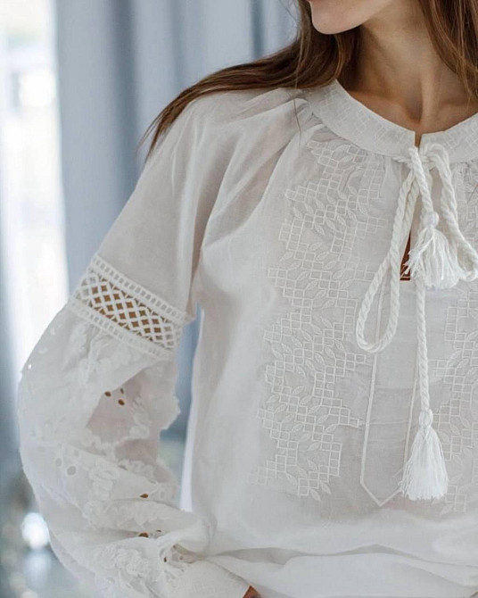 Женская праздничная белая вышиванка с завязками 80% хлопок, 20% полиэстер 48 Одесса - изображение 2
