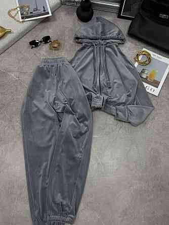 Женский повседневный велюровый костюм двойка: кофта и штаны Графит, 46/48 Одесса