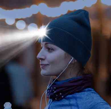 Шапка молодежная с led фонариком Киев