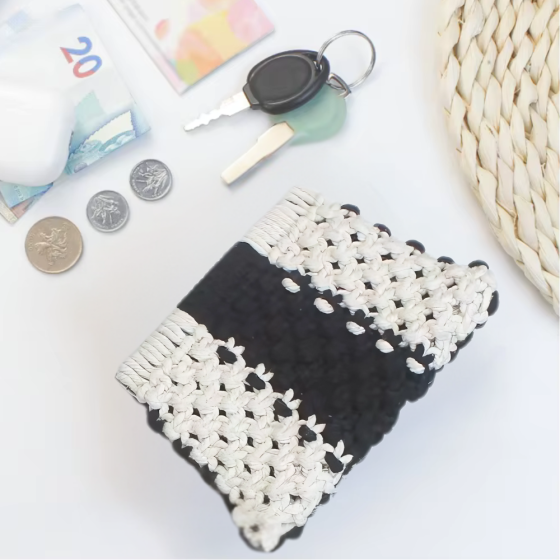 Набір макраме для рукоділля, для творчості в'язання своїми руками гаманця 15.7х10см колір чорний з білим Кам'янець-Подільський