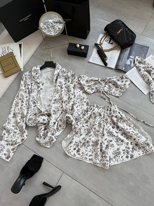 Жіночий літній принтований костюм четверка: хустка, кроп-топ, сорочка та шорти штапель/софт Чорний Одеса - фото 1