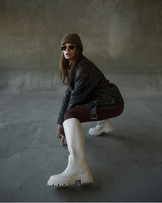 Стильні чоботи зимові жіночі натуральна шкіра на низькому ходу молочні р. 38-40 / Чоботи на зим Коломия - фото 1