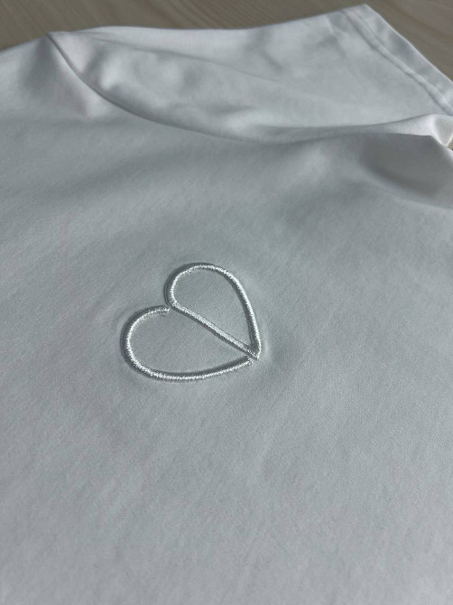 Футболка женская A-N 27040 базовая по фигуре с вышивкой сердце, белый, one size Киев - изображение 12