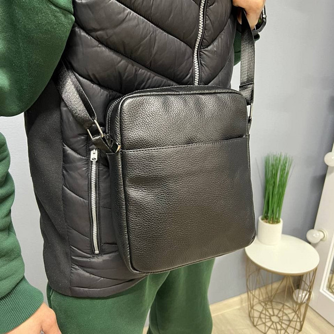 Чоловіча вміщаюча барсетка з натуральної шкіри, чорна через плечеMasterSem Київ - фото 1