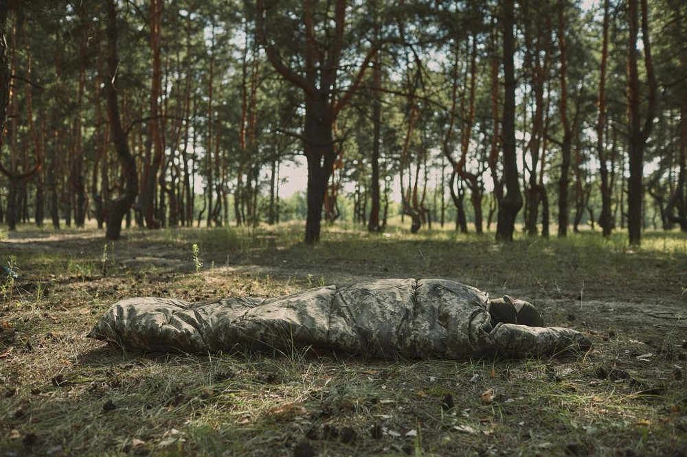 Водонепронекний теплий спальний мішок піксель на флісі розміром 220*90 см з ковдрою та капюшоном для військовослужбовців   WAR Львів - фото 6
