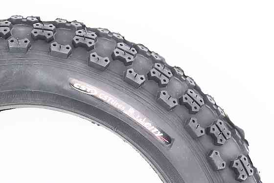 Шина 12" 1/2х2 1/4 (57-203) шипована C714 Київ