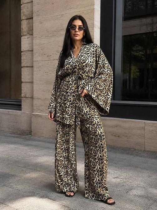 Костюм жіночий My fashion 1675 леопардовий кімоно з брюками палаццо one size коричневий, коричневий, one size Київ - фото 19