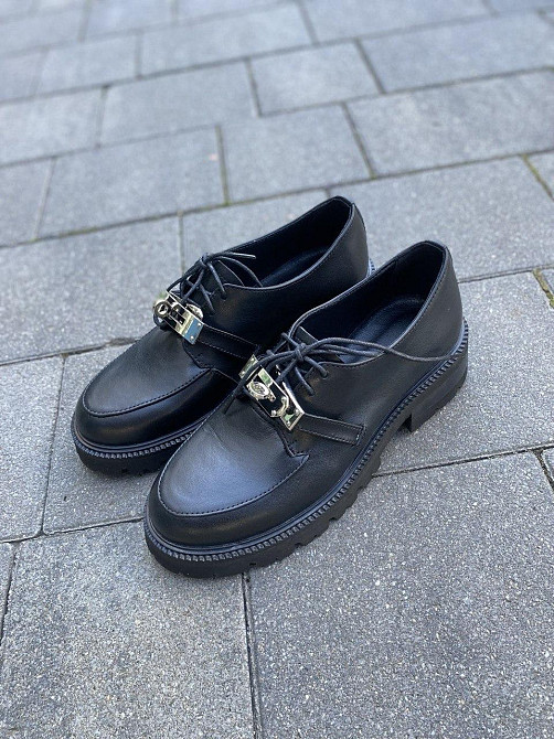 Nikos Туфлі жіночі на низькому ходу класичні з натуральної шкіри на шнурівці 2129 чорні весна-о Коломия - фото 2