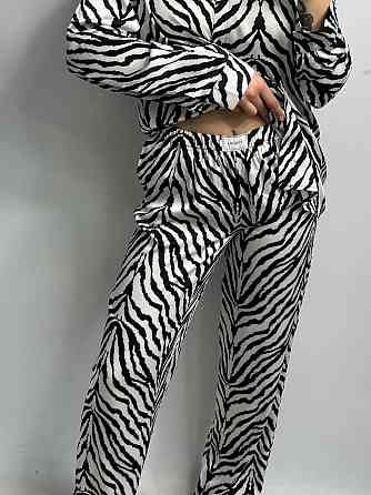 Жіночий шовковий костюм із штанами Зебра XL/2XL Харків
