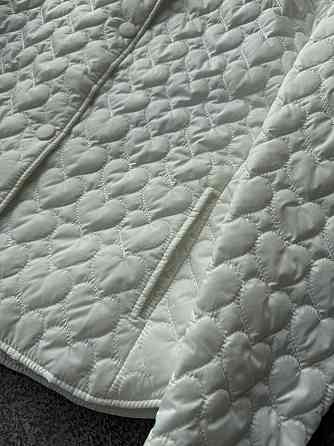 Женская повседневная куртка с сердечками на кнопках плащевка Лаке на силиконе Молочный Одесса