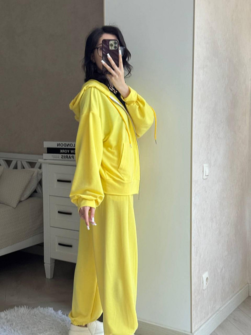 Жіночий прогулянковий оверсайз костюм-двійка: кофта та штани двонитка Жовтий Одеса - фото 4