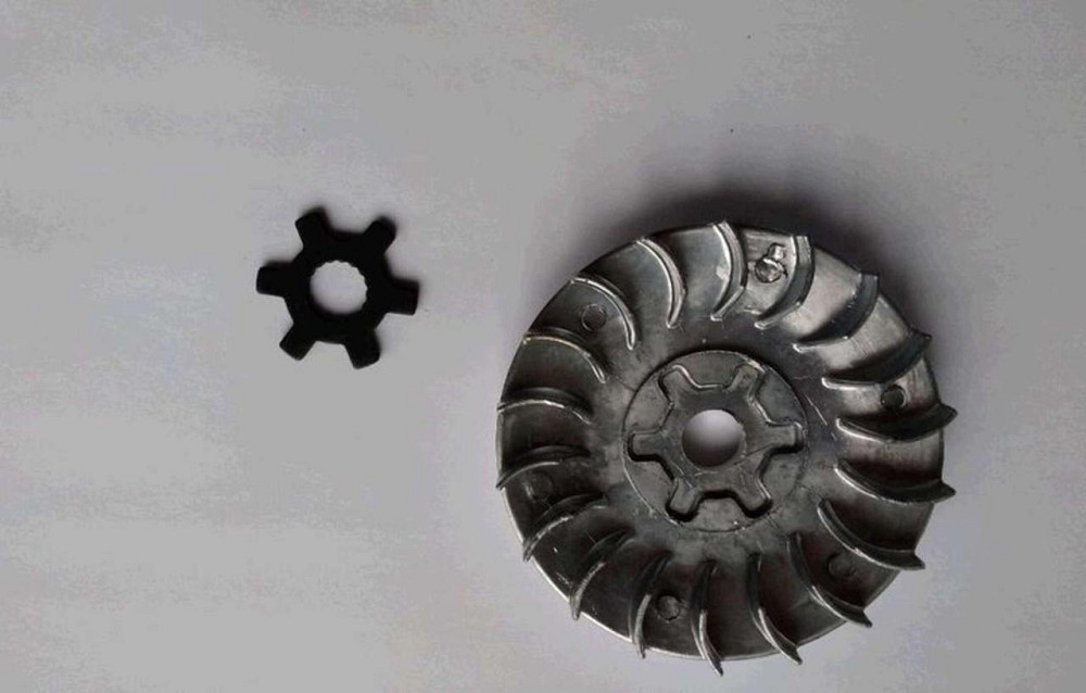 Щока варіатора нерухома 2T Стелс  50, скутер Ямаха Йог 90 (алюміній, d-16, + ступиця) (чорна) Мукачево - фото 1