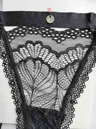 Жіночі трусики стрінги Obsessive Isabellia thong S-M nero Славута