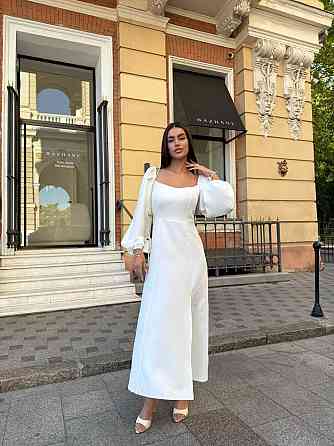 Женское праздничное сдержанное макси платье с разрезом костюмка Молочный, 42/44 Одесса