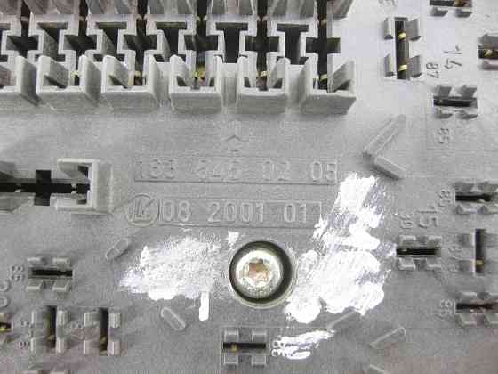 Mercedes-Benz  A1635450205 Блок запобіжників та реле передній ML W163 Одеса