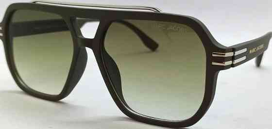 Брендові класичні чоловічі окуляри зелений градієнт у зеленій оправі. Київ