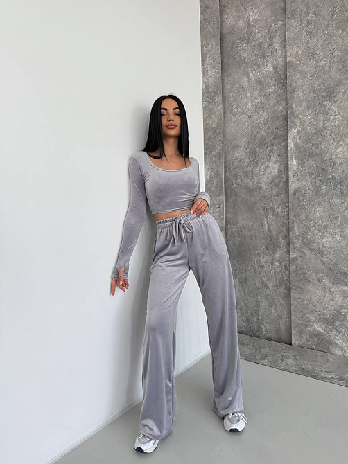 Женский прогулочный костюм двойка: лонгслив и штаны велюр Серый, 46/48 Одесса - изображение 1