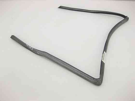 Mercedes-Benz  A1647350525 Ущільнювач опускного скла задніх лівих дверей ML W164 GL X164 Одеса