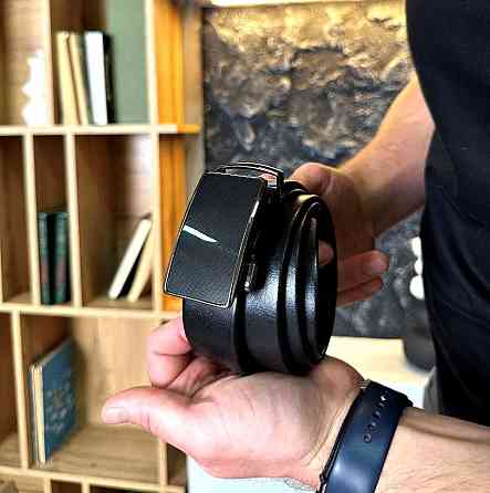 Мужской кожаный ремень с пряжкой автомат 3733 Киев