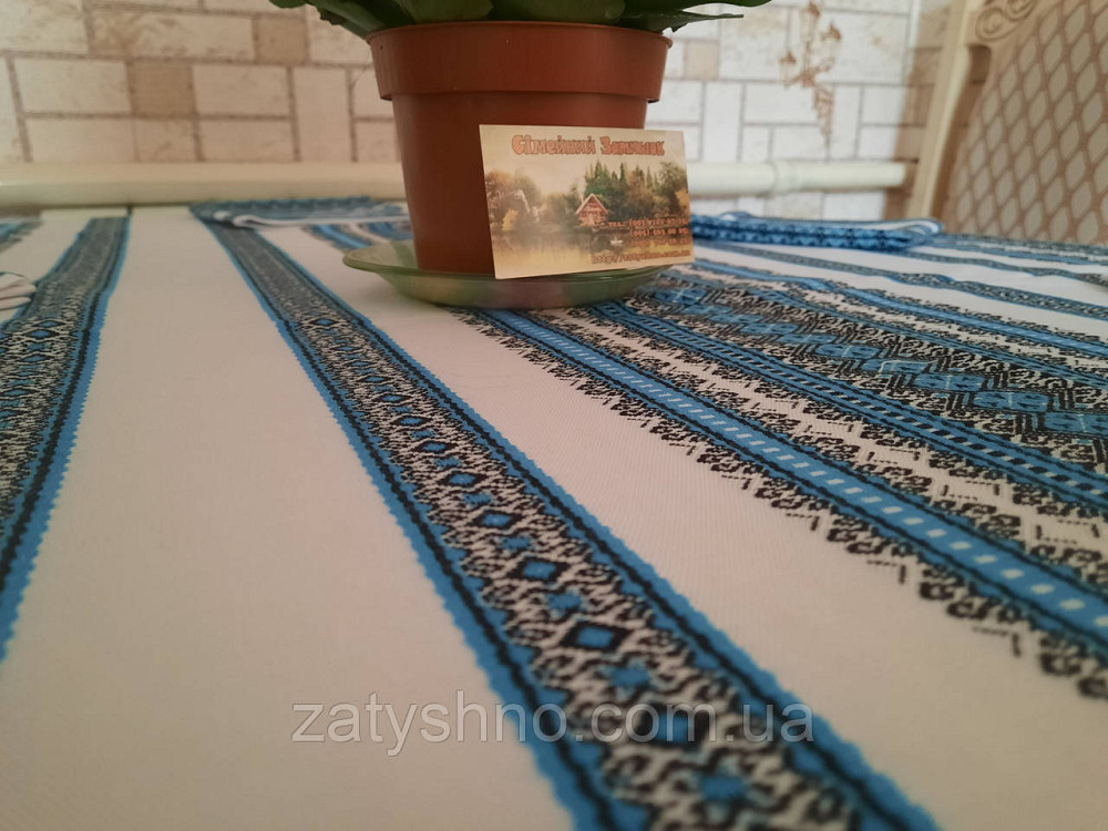Голубая вышитая скатерть с салфетками Киев - изображение 2