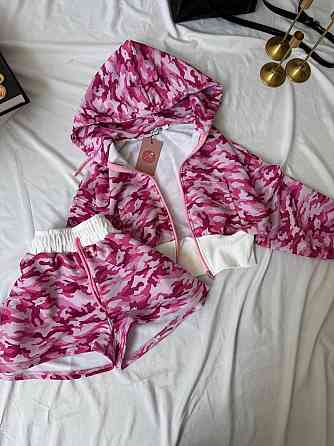 Женский принтованный костюм двойка: укороченная кофта и шорты в милитари стиле петля + рибана Одесса