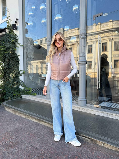 Жіноча утеплена жилетка на блискавці плащівка лак на синтепоні Капучино, 46 Одеса - фото 4