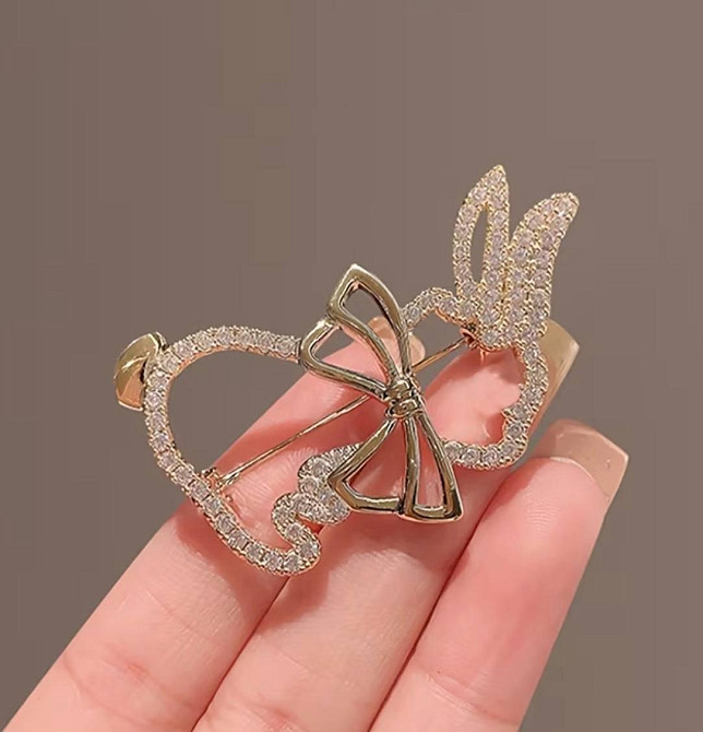 Брошь зайчик со стразами и бантиком декоративное украшение на одежду Киев - изображение 2