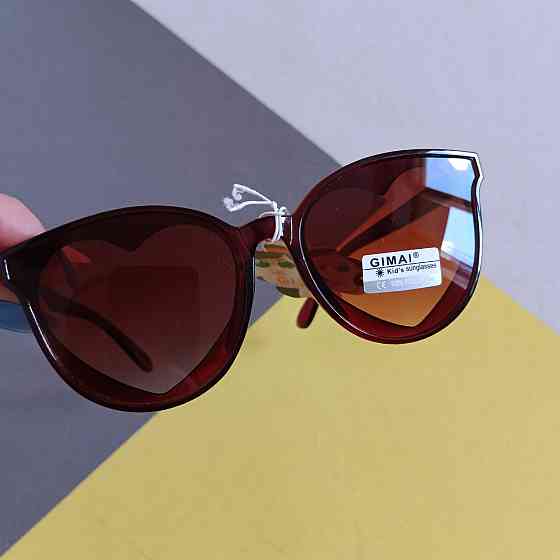 Дитячі сонцезахисні окуляри з серцем коричневі | Стильні окуляри для дівчинки 1–7 років Київ