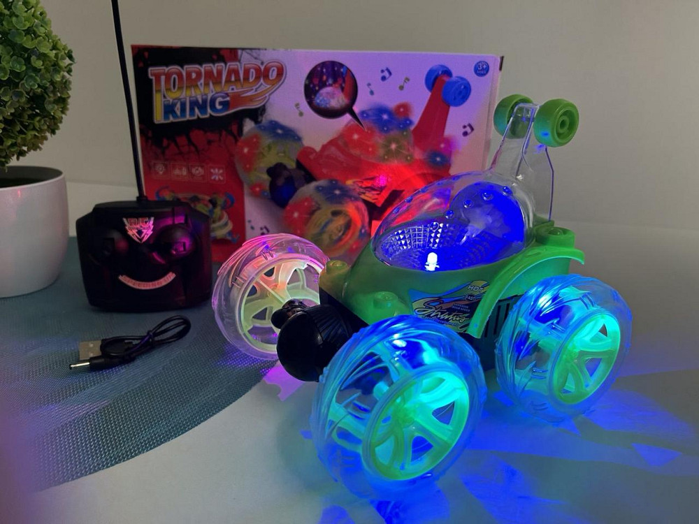 Машина Перевертень трюкова радіокерована зі колесами, що світяться 18 см Зелена (3048) Чернігів - фото 4