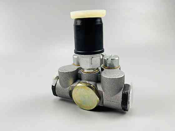 Паливопідкачувальний насос (ТНДН) з двома виходами в сторону Мукачево