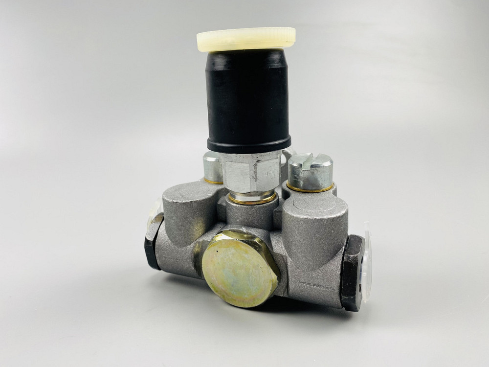 Паливопідкачувальний насос (ТНДН) з двома виходами в сторону Мукачево - фото 2