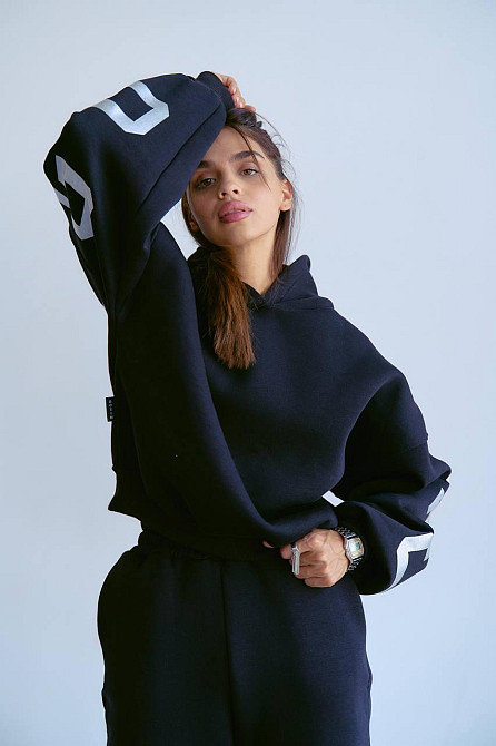 Женский стильный повседневный костюм Chicago с двойным капюшоном Черный, 48/50 Одесса - изображение 2