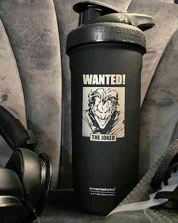 Шейкер спортивний SmartShake Reforce 900ml DC Joker Кам'янське